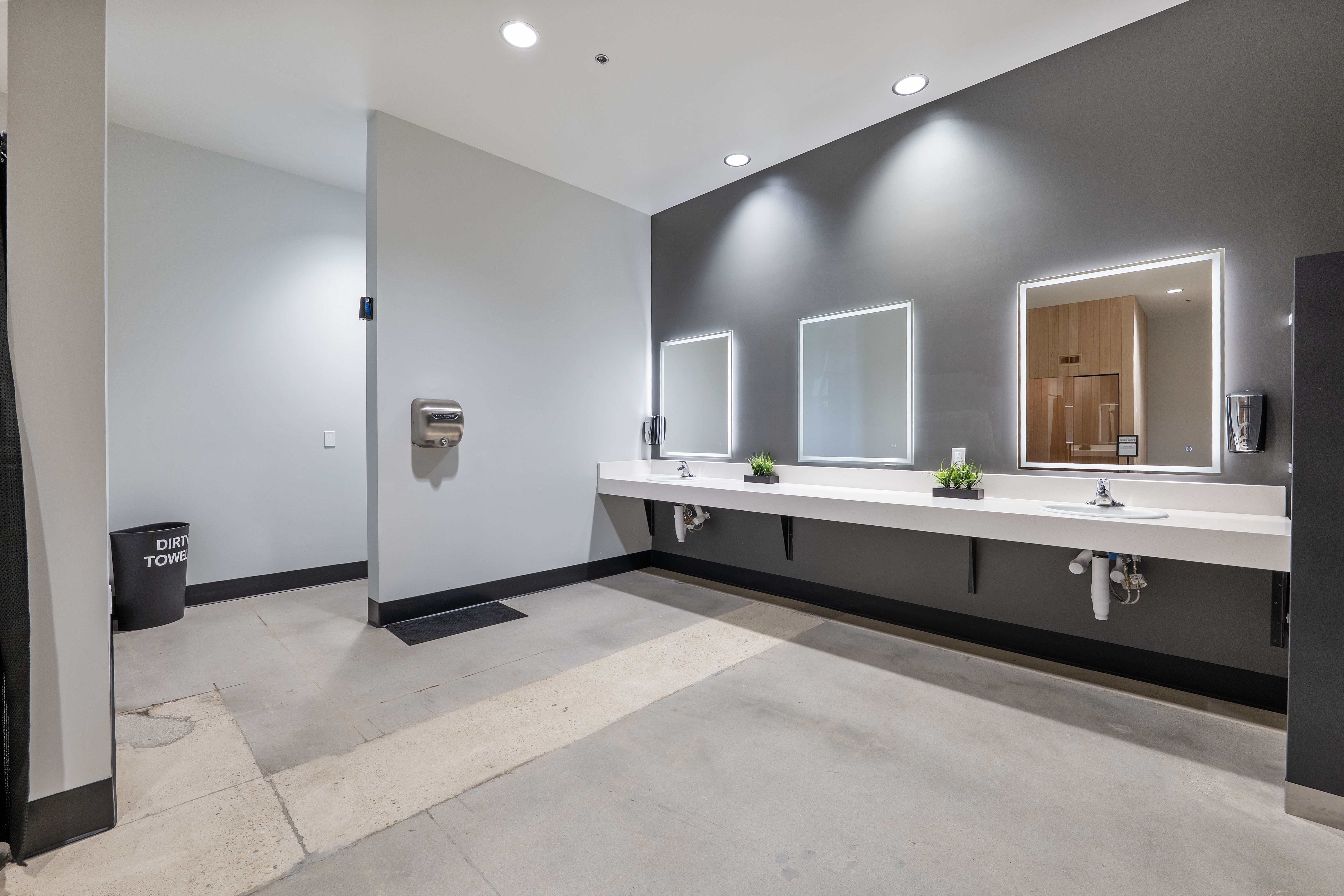 Bathroom sinks at Idaho Fitness Factory Eagle